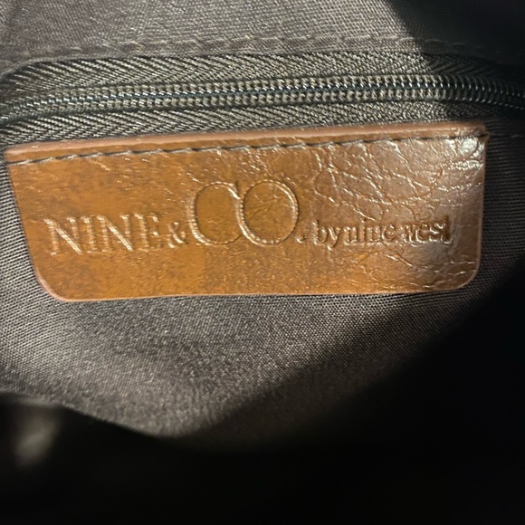 NINE CO. Ladies cross over bag - Picture 8 of 8